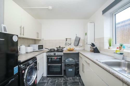 Lovely 2 Bed Apartment With Parking In Thurrock