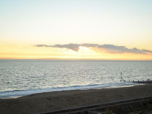 Pass The Keys Amazing Views High End Beachfront 3bed Sleeps 7
