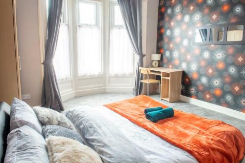 Delightful Central, Seaside Apartment-with Free Parking