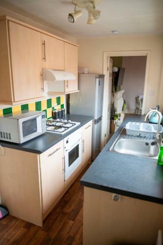 Delightful Central, Seaside Apartment-with Free Parking
