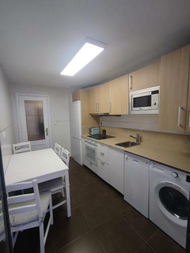 Apartamento Vivienda Playa De Covachos