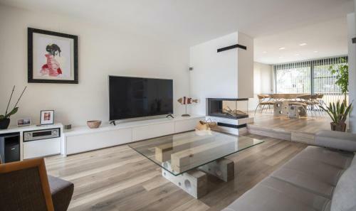 Th150 Modern House In Tamarit With Private Pool