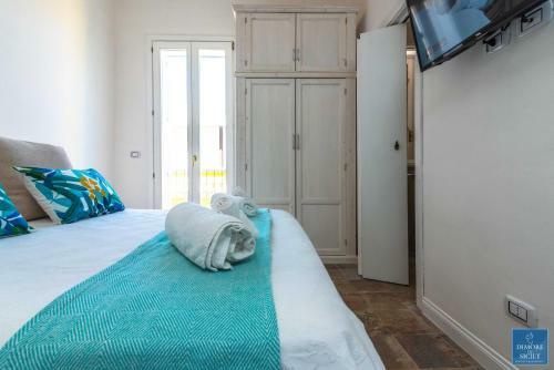 Sunset Terrace Apartment By Dimore In Sicily