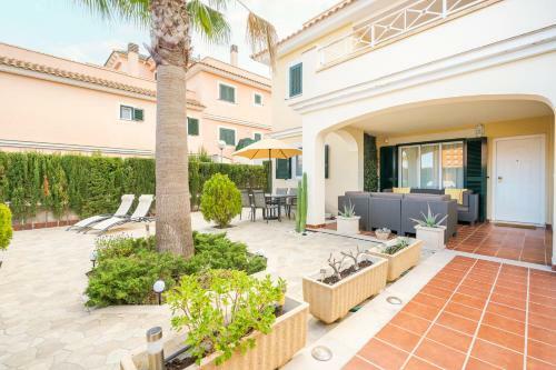 Villa Bungalow With Swimming Pool In Calas De Mallorca