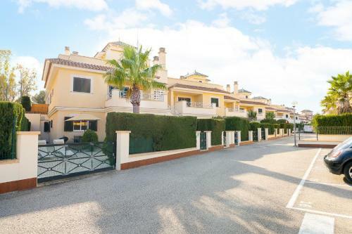 Villa Bungalow With Swimming Pool In Calas De Mallorca
