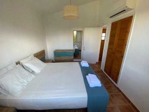 Villa Con Piscina Privada Y Gran Jard�n