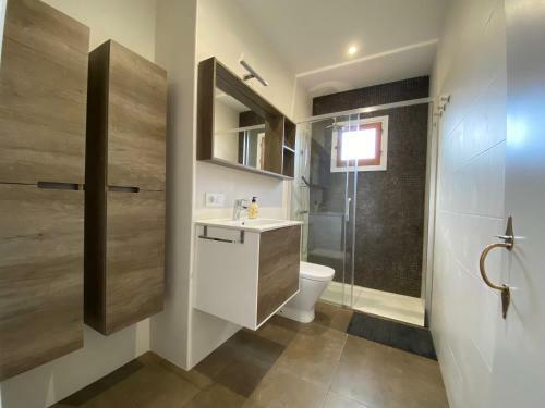 Villa Con Piscina Privada Y Gran Jard�n