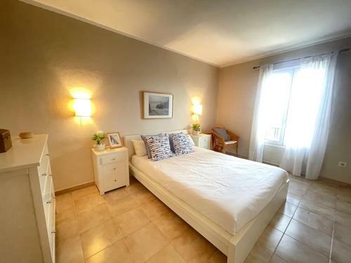 Apartamento Con Piscina Y Junto A La Playa - Macarella.