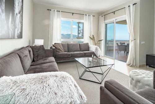 Lac- Spacious Apartment With Spectacular Views