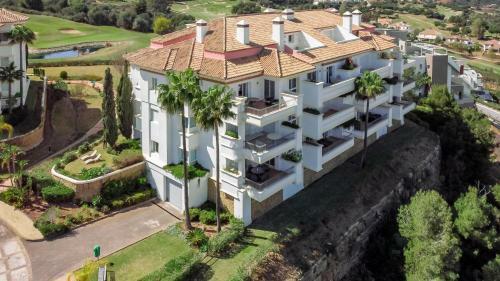 Lac- Spacious Apartment With Spectacular Views