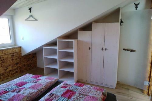 Apartamento Komplette Dachwohnung Mit Balkon Und Bergblick