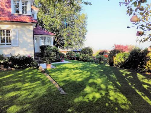 Bed & Breakfast Villa Burgblick - Luxury Bnb