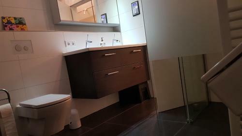 Apartamento 3,5 Zimmer Hochwertig Eingerichtete Dachgeschosswohnung