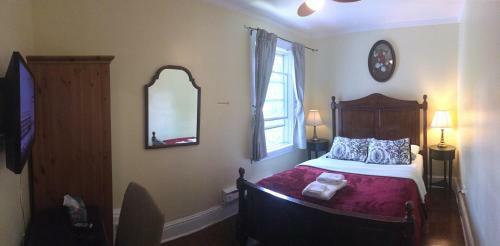 Toronto Garden Inn Bed & Breakfast