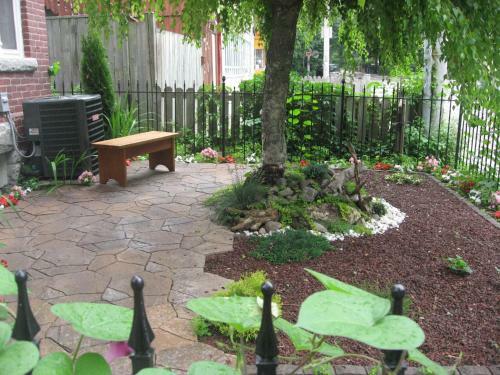 Toronto Garden Inn Bed & Breakfast