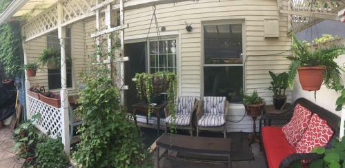 Toronto Garden Inn Bed & Breakfast