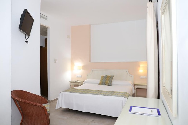 Hostal Do�a Lola Marina