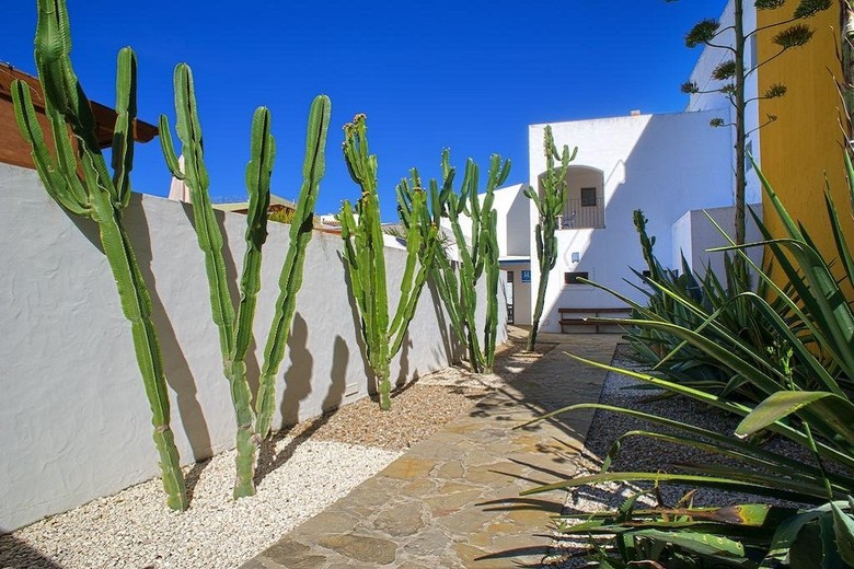 Hostal Do�a Lola Marina