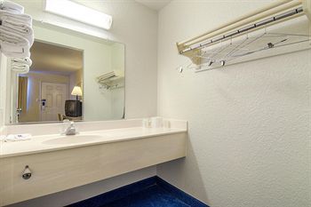 Motel 6 Anaheim - Fullerton East