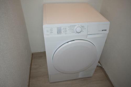 Apartamento 3 Zimmer Wohnung N�he Porsche Stuttgart