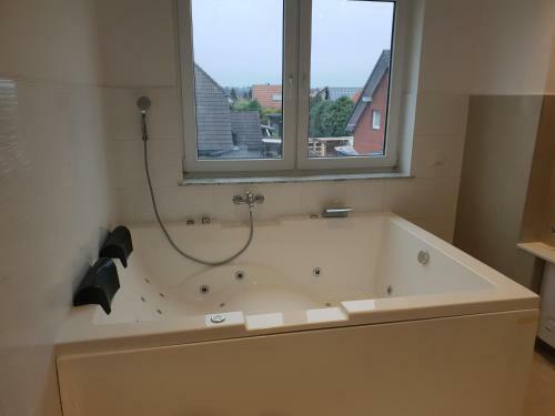 Apartamento Luxuswohnung Mit Jacuzzi N�he Flughafen K�ln/bonn