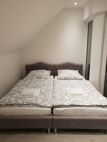 Apartamento Luxuswohnung Mit Jacuzzi N�he Flughafen K�ln/bonn