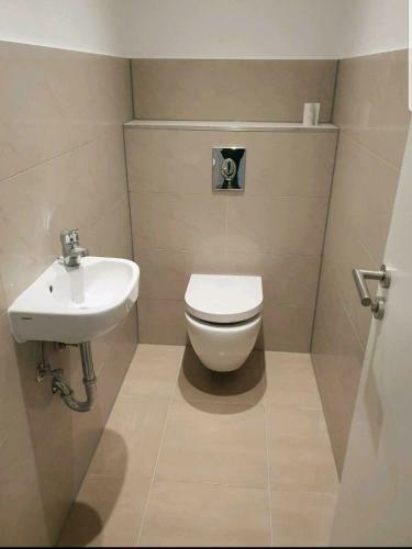 Apartamento Luxuswohnung Mit Jacuzzi N�he Flughafen K�ln/bonn