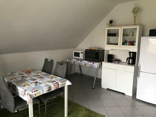 Bed & Breakfast Zum Hoambarg, Kitchen, Balcony, Bathroom