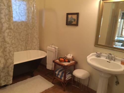 Bed & Breakfast Secret Garden Inn & Cottages