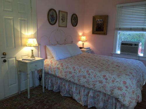 Bed & Breakfast Secret Garden Inn & Cottages