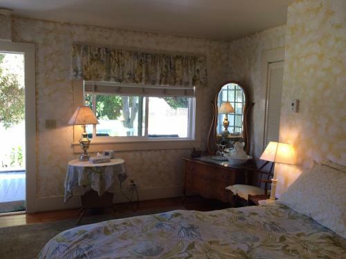 Bed & Breakfast Secret Garden Inn & Cottages