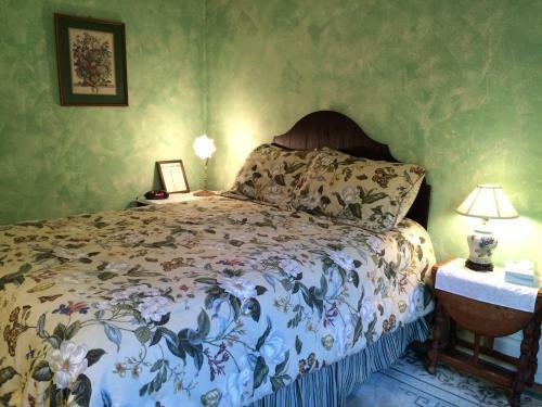 Bed & Breakfast Secret Garden Inn & Cottages