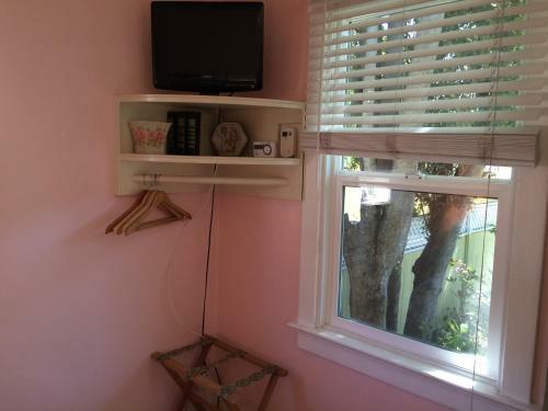 Bed & Breakfast Secret Garden Inn & Cottages