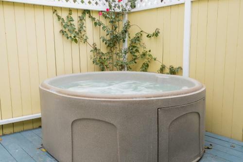 Bed & Breakfast Secret Garden Inn & Cottages