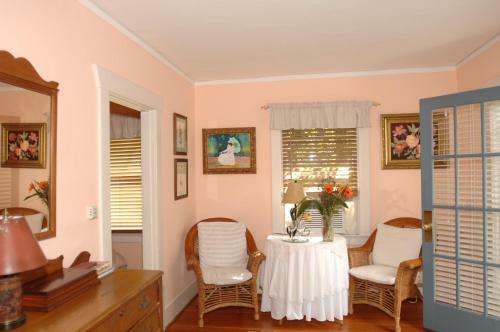 Bed & Breakfast Secret Garden Inn & Cottages