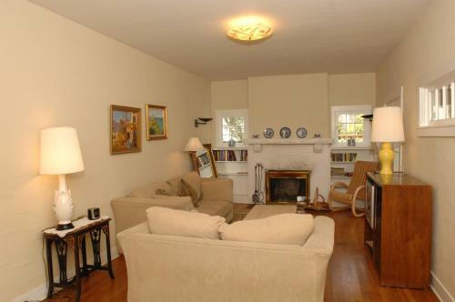 Bed & Breakfast Secret Garden Inn & Cottages