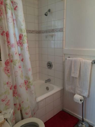 Bed & Breakfast Secret Garden Inn & Cottages