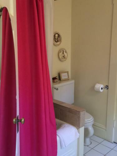 Bed & Breakfast Secret Garden Inn & Cottages