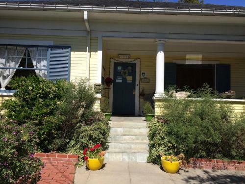 Bed & Breakfast Secret Garden Inn & Cottages