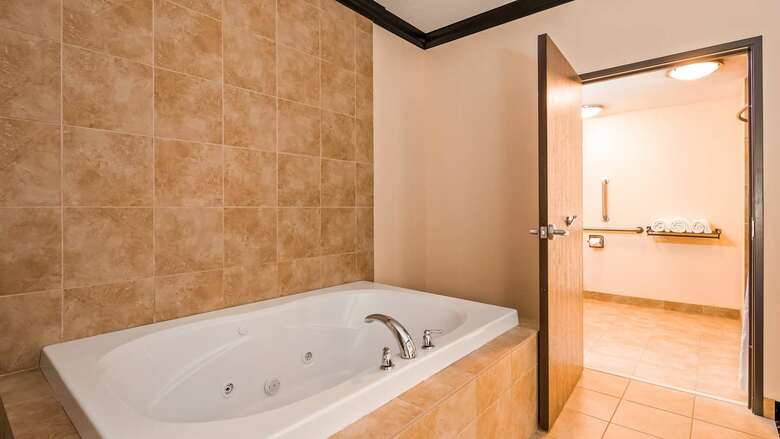 Hotel Best Western Plus Airport Inn & Suites