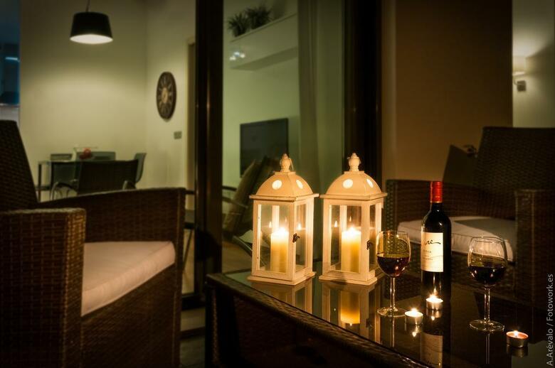 Apartamentos Azz Sevilla Torre De La Plata