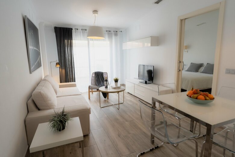 Apartamentos Azz Sevilla Torre De La Plata