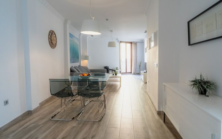 Apartamentos Azz Sevilla Torre De La Plata