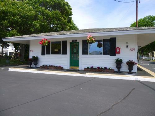 Falmouth Heights Motor Lodge