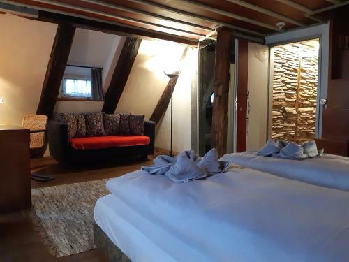 Hotel Schiefes Haus