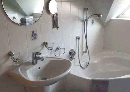 Apartamentos Ferienwohnung Wei� Wachtenburg