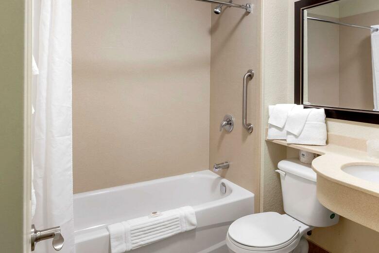 Hotel Comfort Inn & Suites Thousand Islands Harbour District