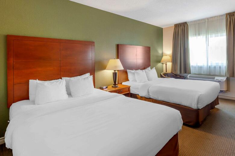 Hotel Comfort Inn & Suites Thousand Islands Harbour District