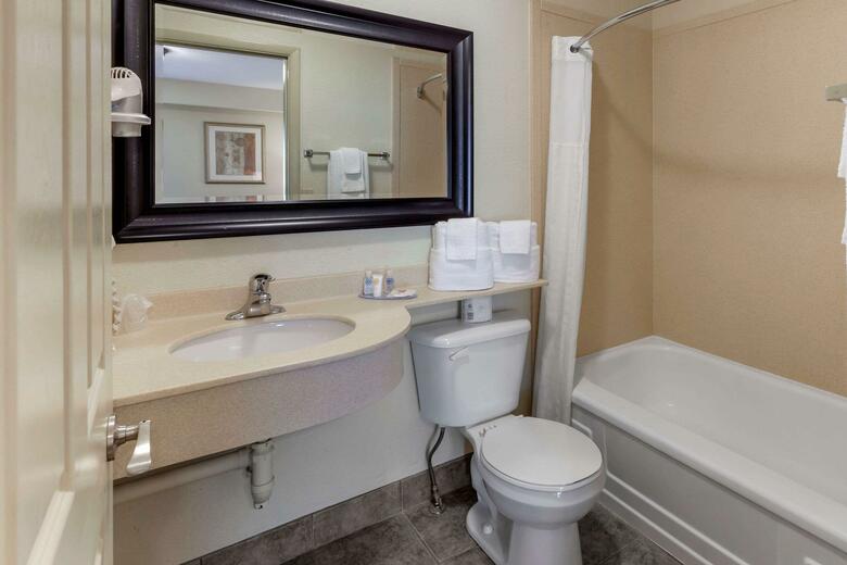 Hotel Comfort Inn & Suites Thousand Islands Harbour District