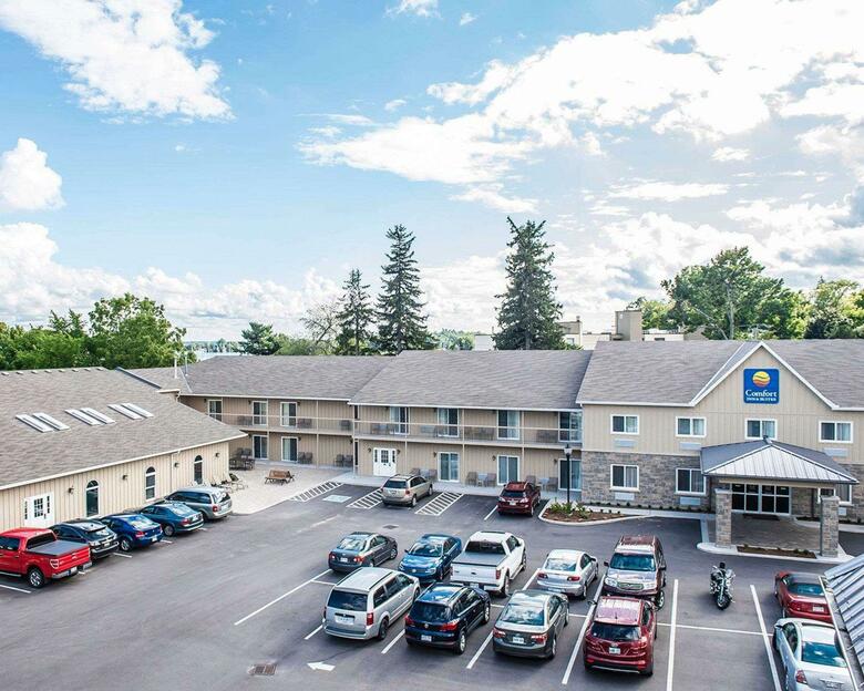 Hotel Comfort Inn & Suites Thousand Islands Harbour District